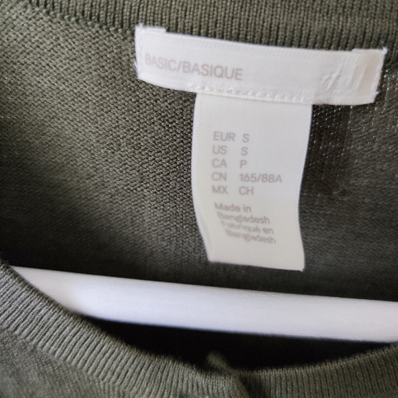 H&M Fine-Knit Olive Green Cardigan - Picture 3 of 3